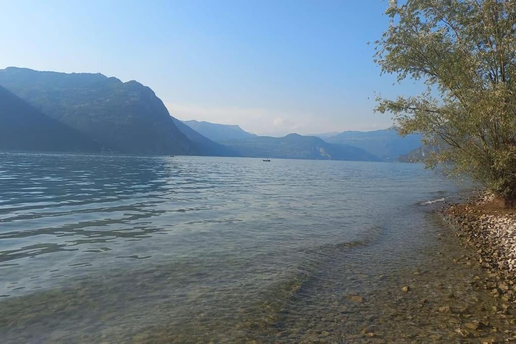 La Corte Del Cigno Monte Isola Exterior foto